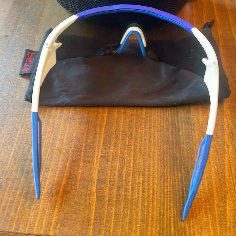 Bolle sunglasses for youth blue metallic with white frames